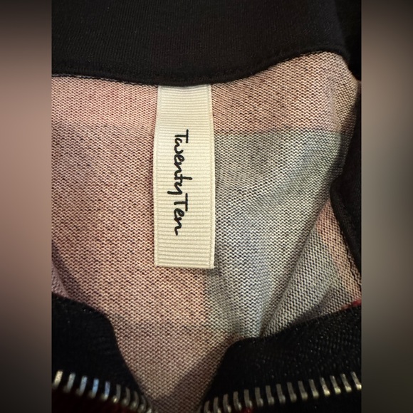 Black and Red Buffalo Check 1/4 zip pullover, Women’s Small, NWOT - Picture 3 of 4